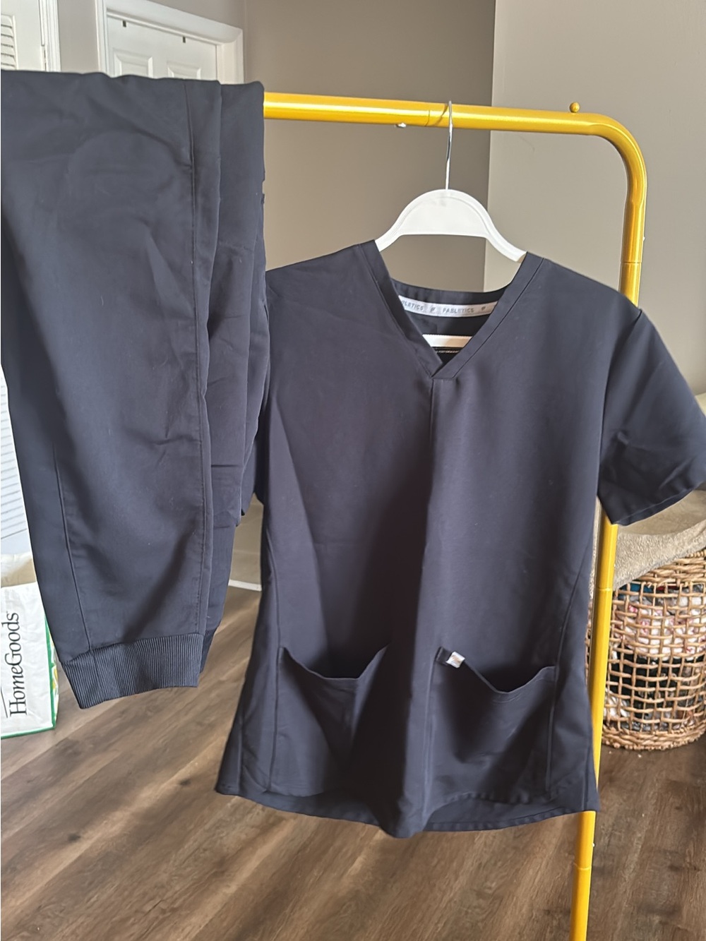Women’s scrub set - V-Neck Top & Jogger Pants